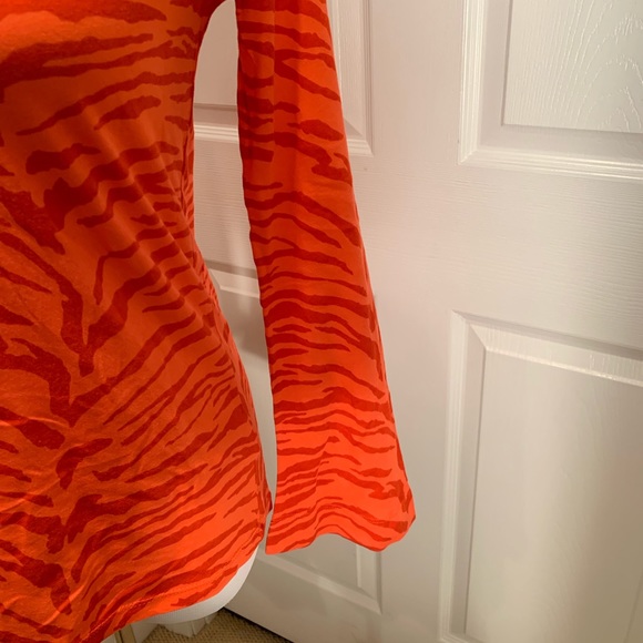 Top, t-shirt - NWOT, Cotton C&C California orange zebra print tee, long sleeves - Picture 3 of 5